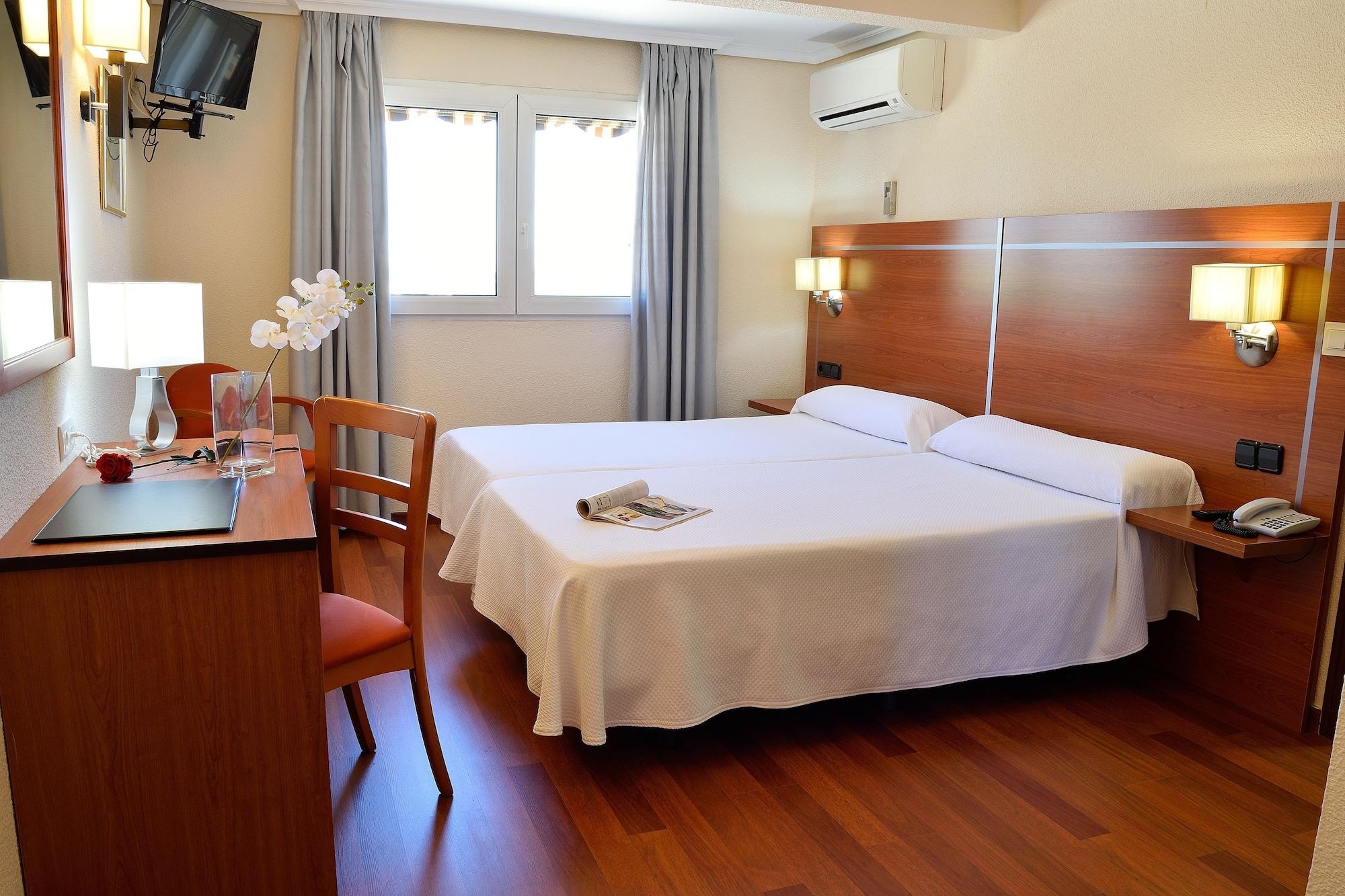 Hotel Mari Carmen Guadix Exterior photo