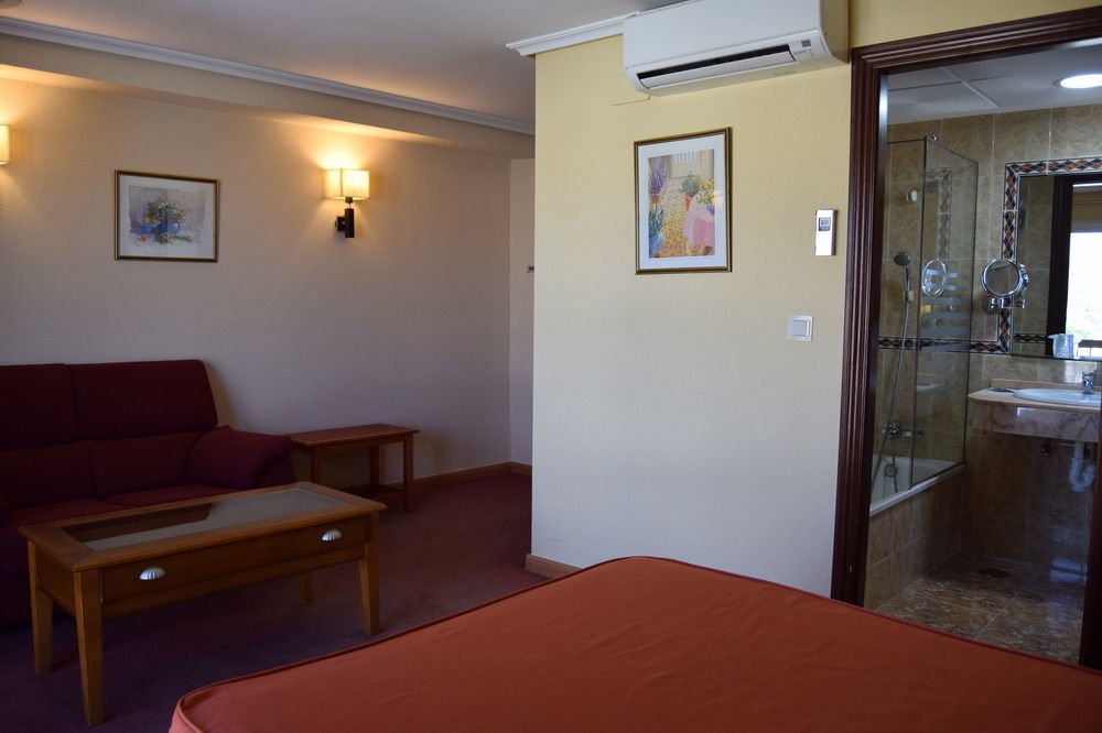 Hotel Mari Carmen Guadix Exterior photo