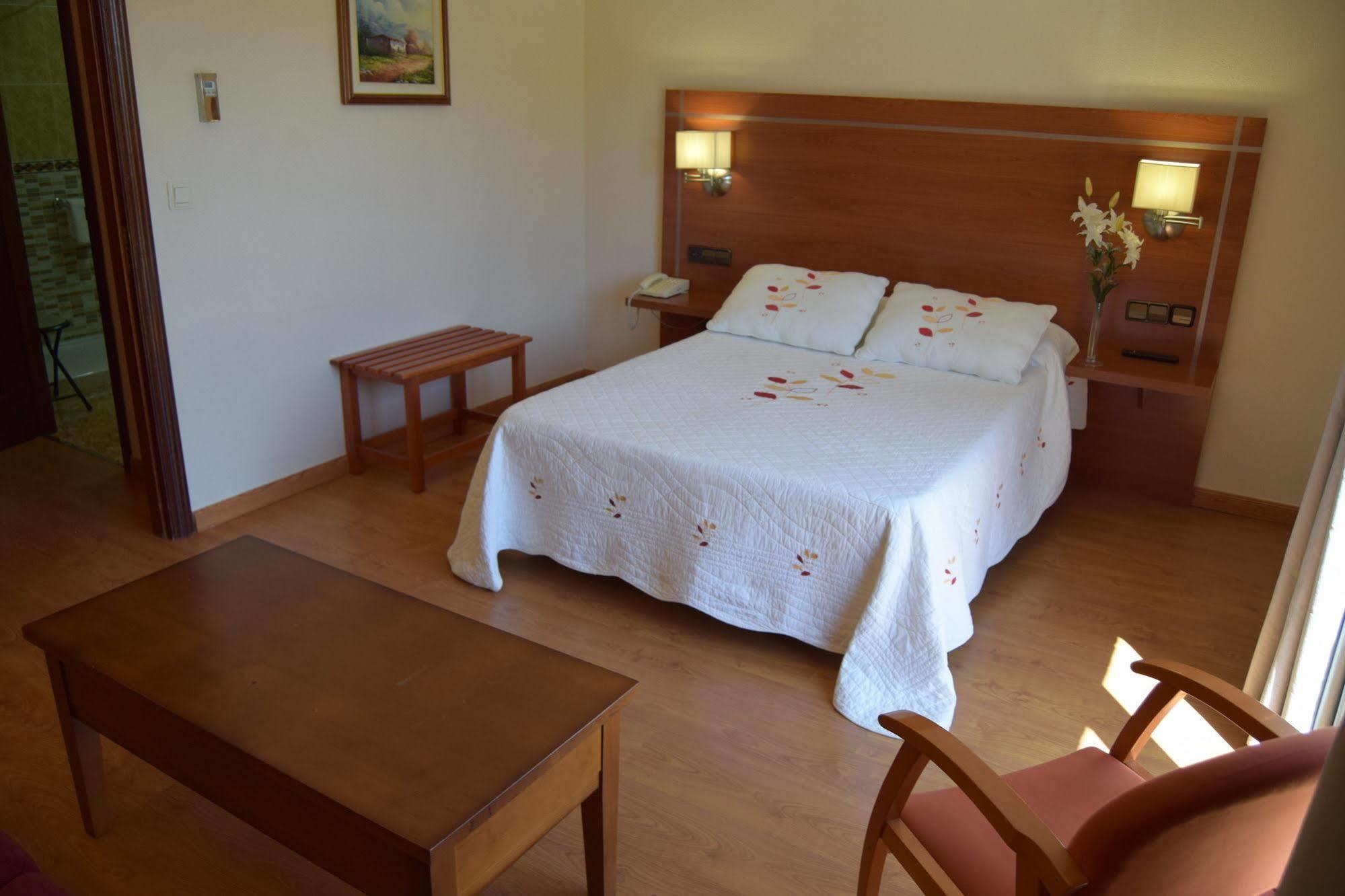 Hotel Mari Carmen Guadix Exterior photo