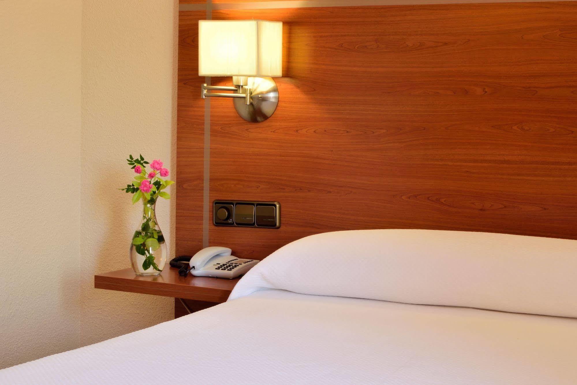 Hotel Mari Carmen Guadix Exterior photo