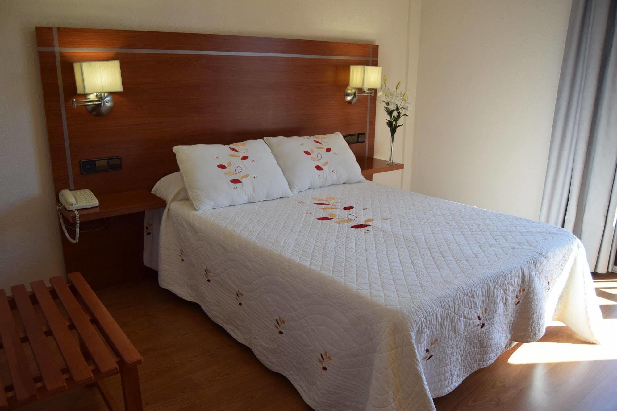 Hotel Mari Carmen Guadix Exterior photo