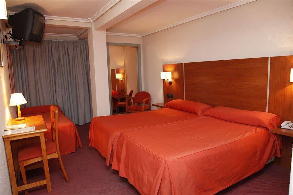Hotel Mari Carmen Guadix Exterior photo